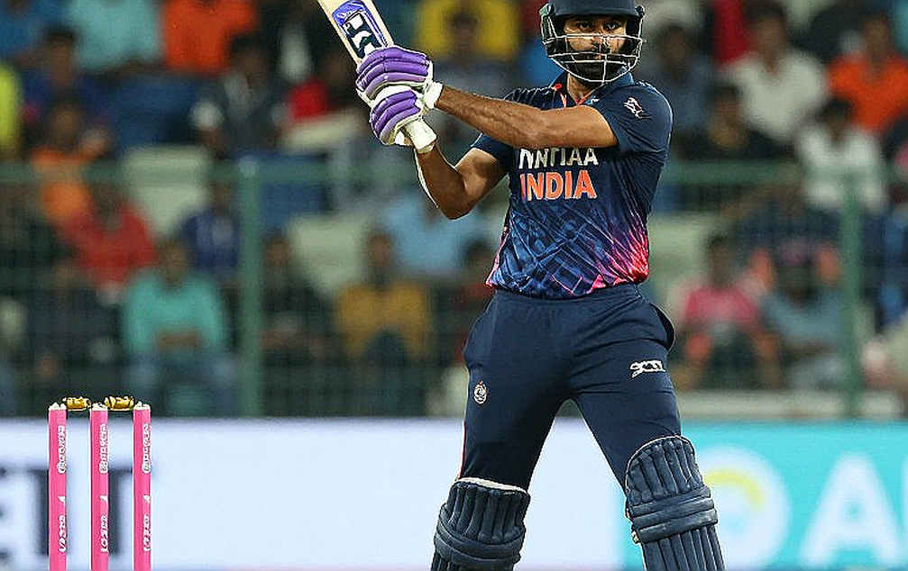 খালি ফাইলের দাম সবচেয়ে বেশি: ট্রান্সফার বাজারে তথ্যশূন্যতার অর্থনীতি